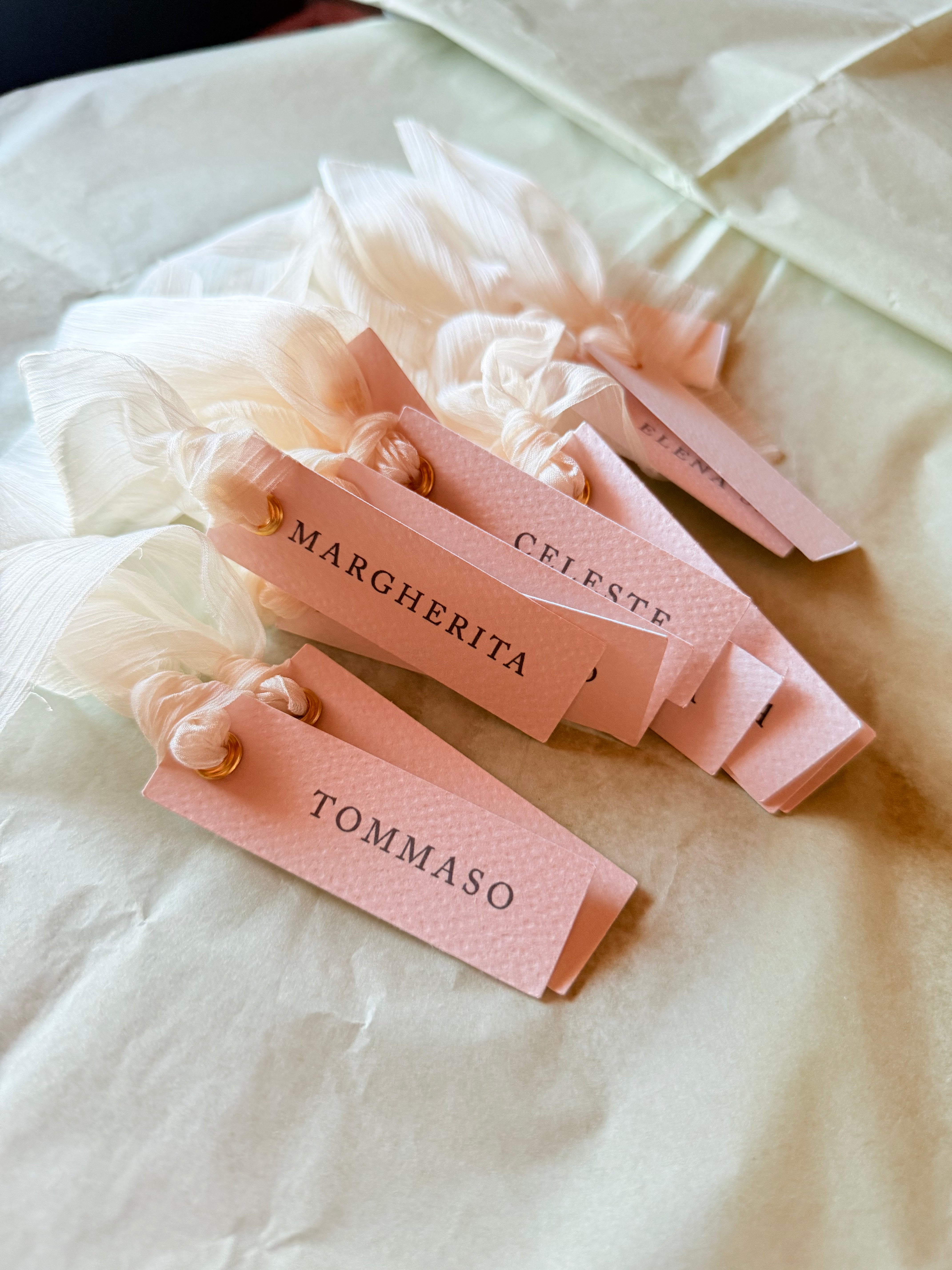 Segnaposto “Classic” in Carta con Nastro