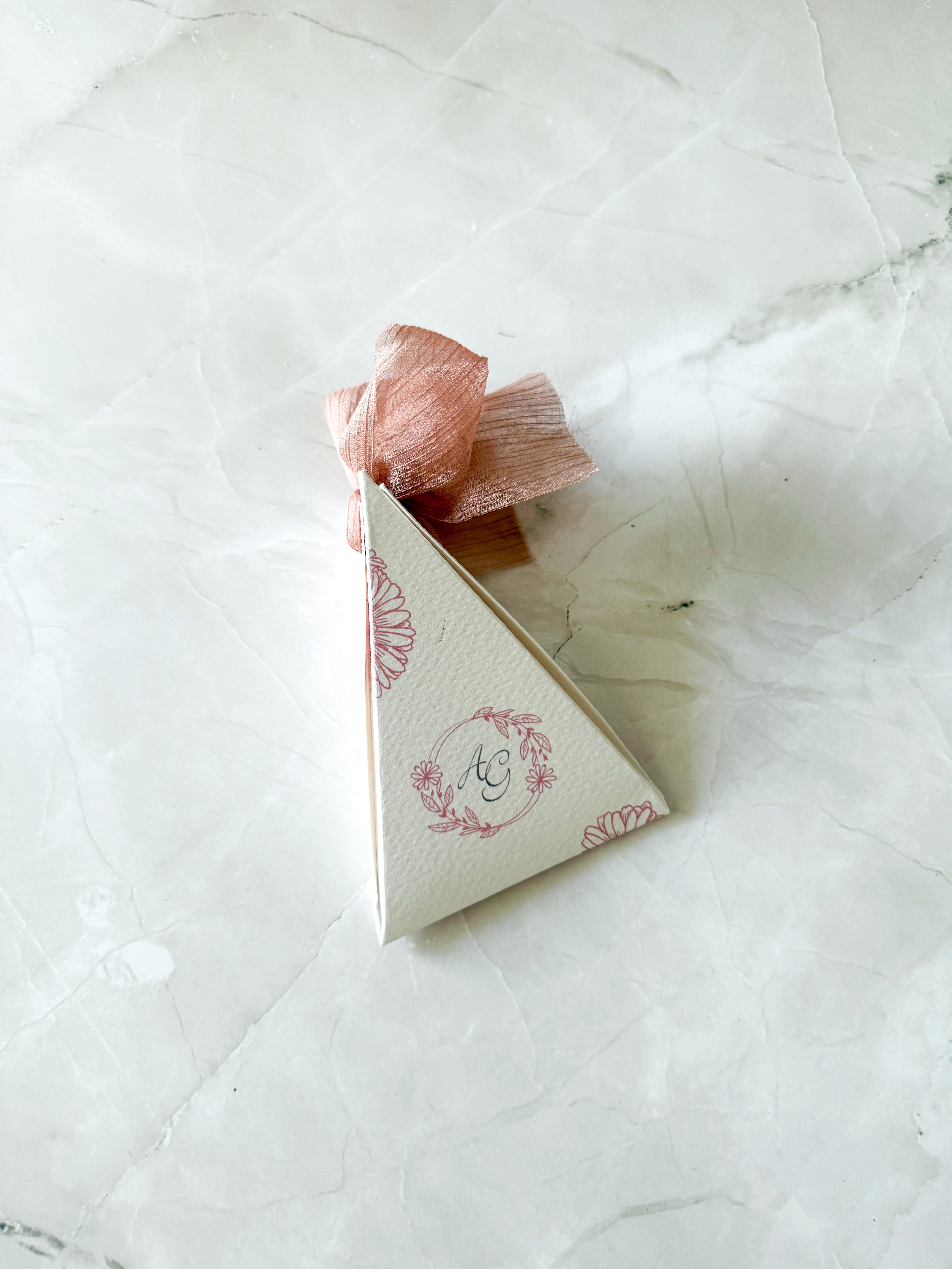 Scatola confetti Triangolo “dolce intesa”