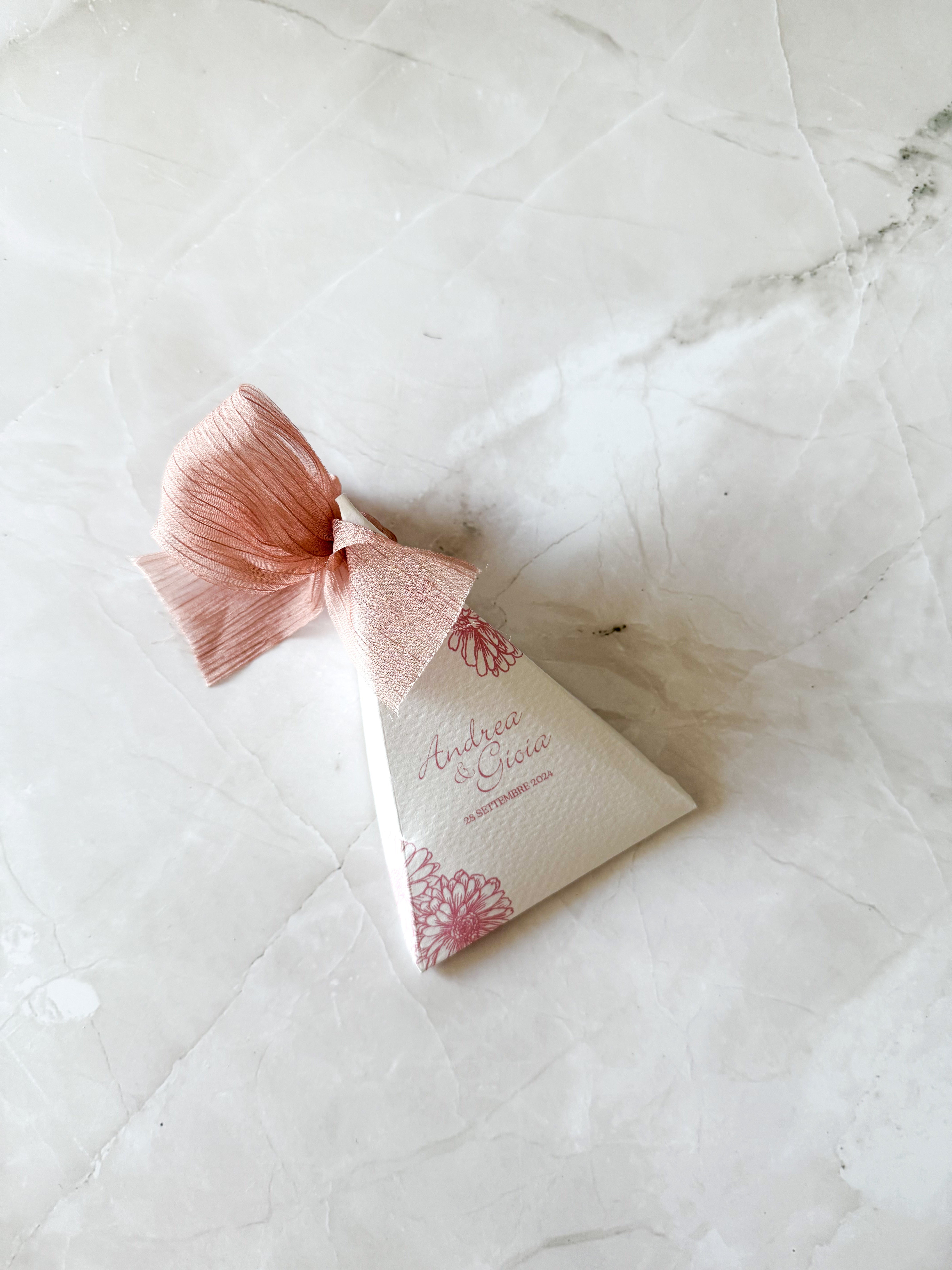 Scatola confetti Triangolo “dolce intesa”