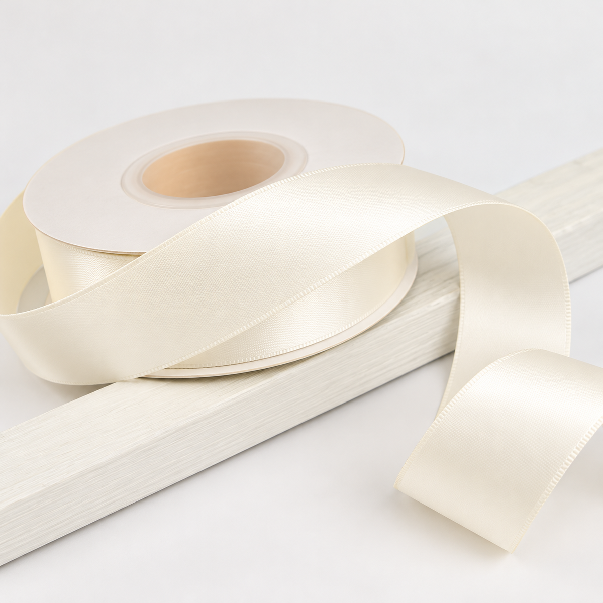 Nastro in raso Bianco latte – 25 mm x 91 m – White Blossom